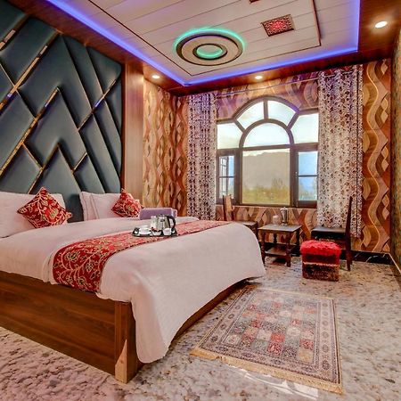 Hotel Royal Hameed Сринагар Номер фото