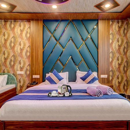 Hotel Royal Hameed Сринагар Номер фото