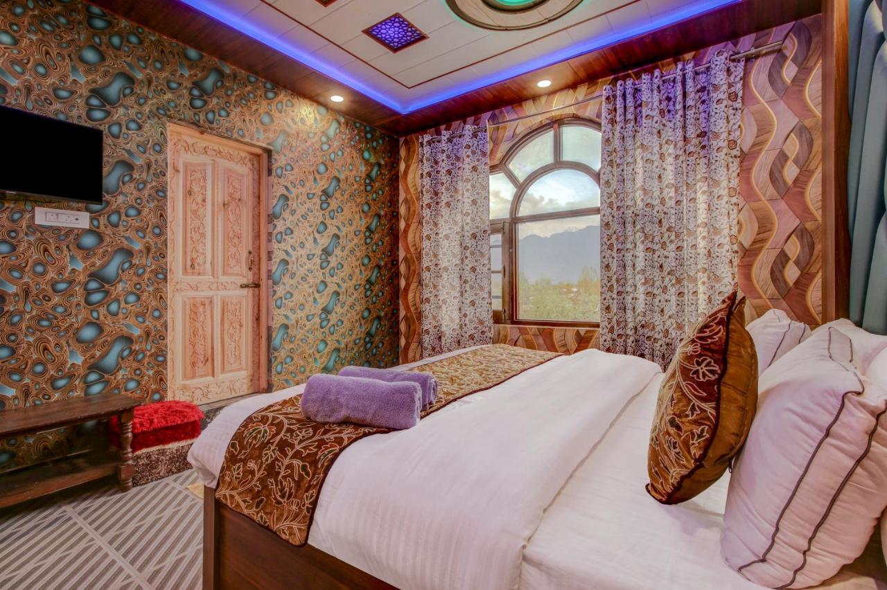 Hotel Royal Hameed Сринагар Экстерьер фото