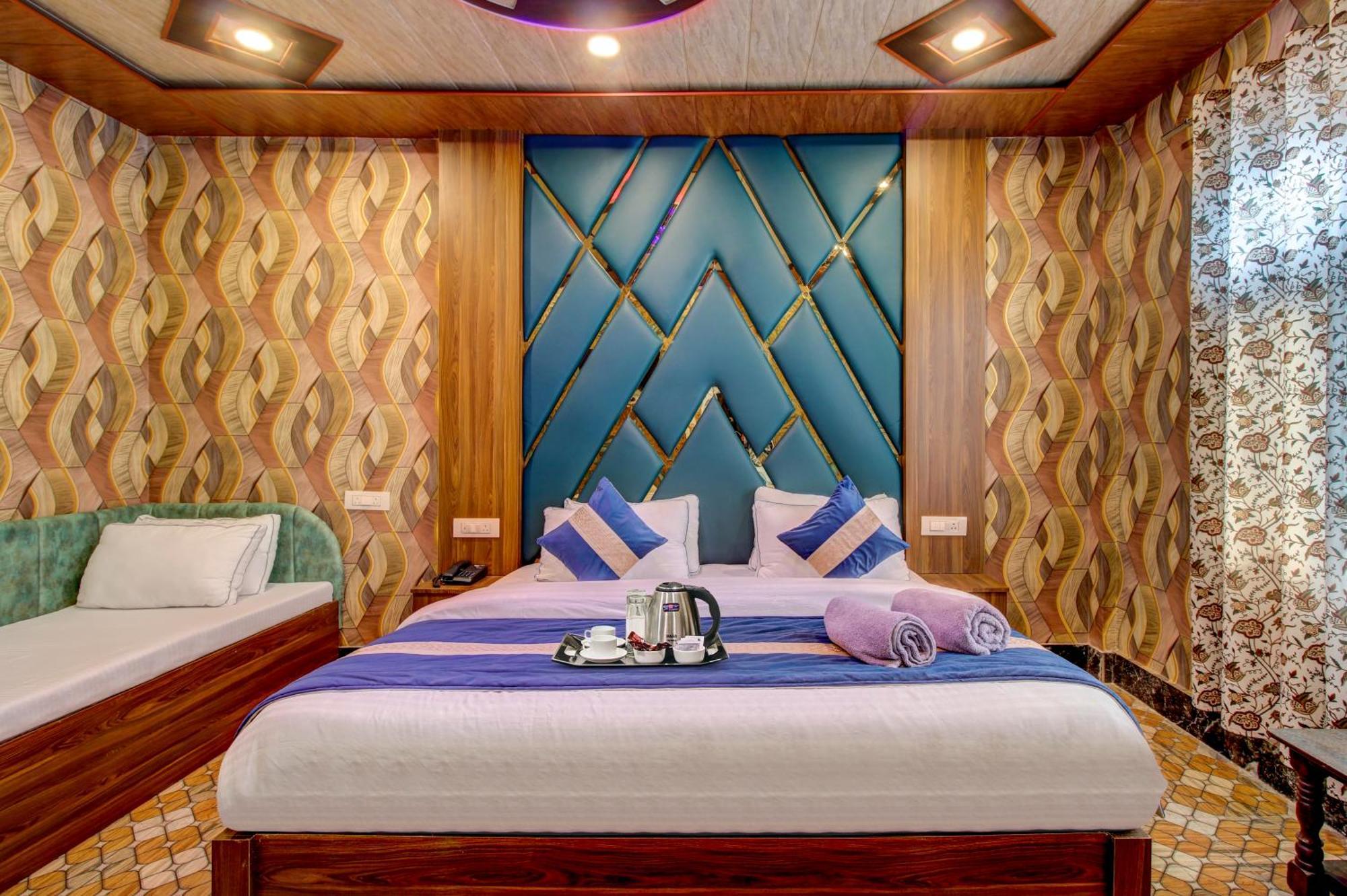 Hotel Royal Hameed Сринагар Номер фото